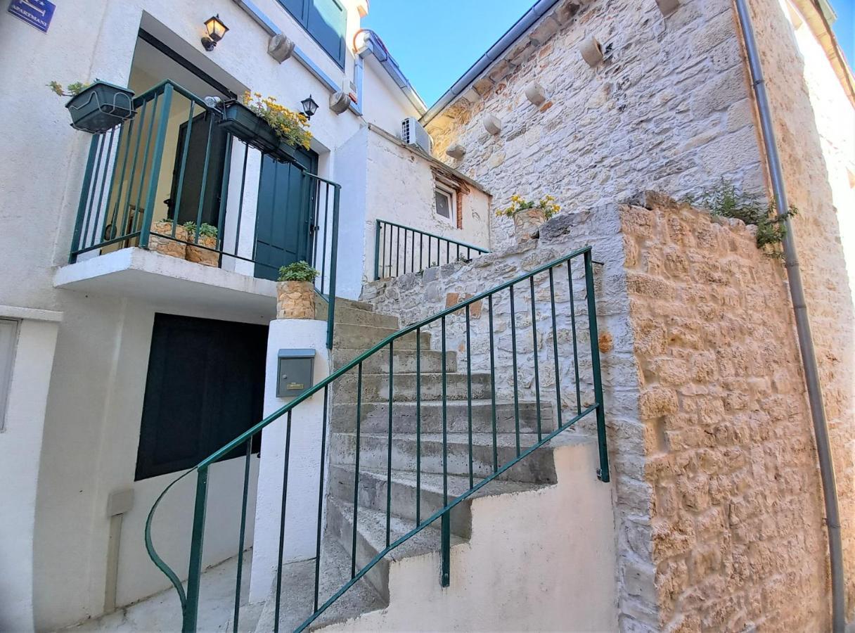 Apartment Megi In Supetar Historical Core Exterior foto
